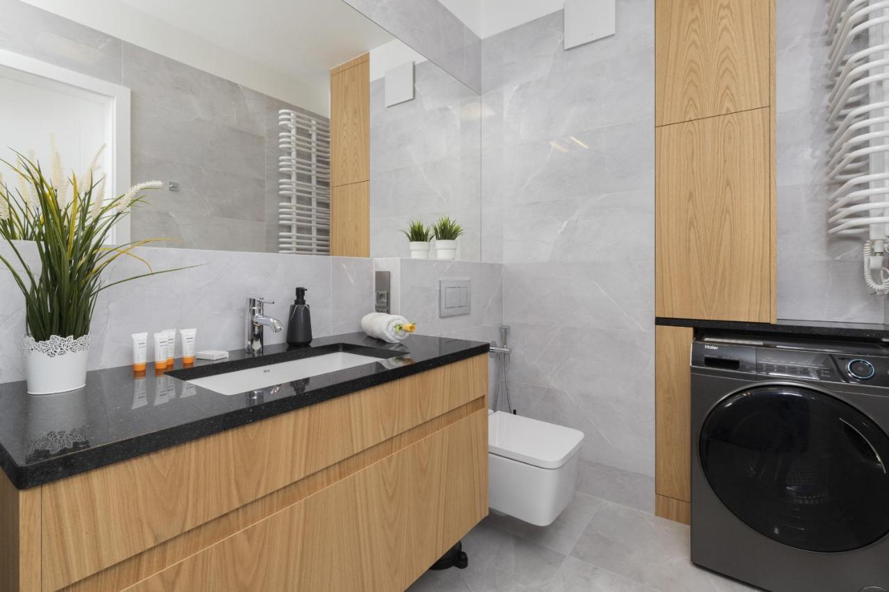 Warsaw Praga Okrzei Apartment By The River By Noclegi Renters المظهر الخارجي الصورة